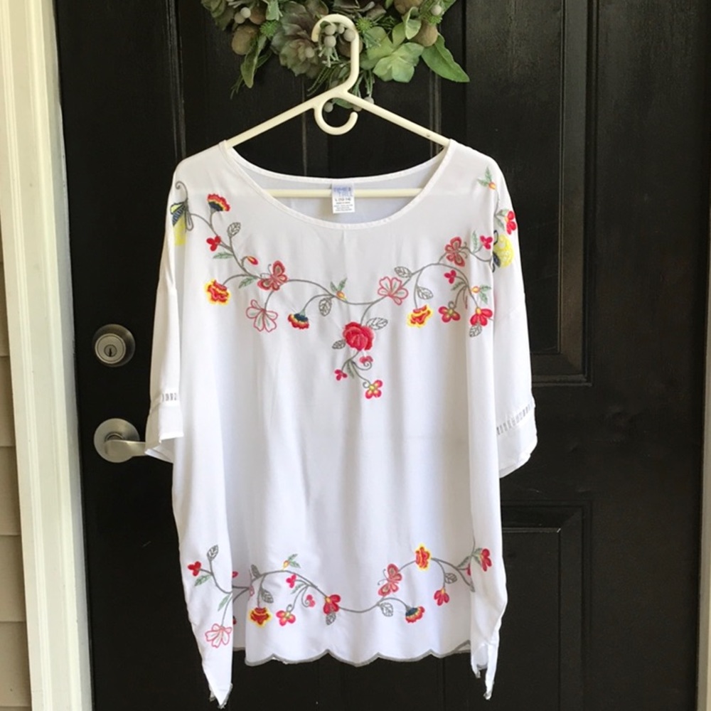 Beautifully embroidered white top by Time and Tru